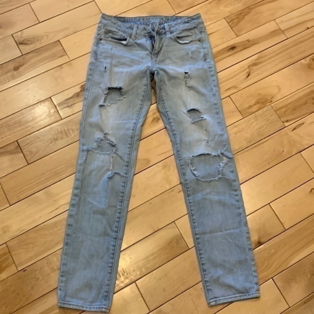 American Eagle distressed blown out Jeans size 00
